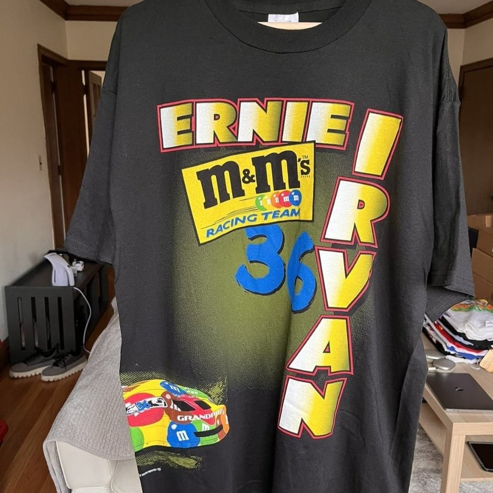 VINTAGE 1998 NASCAR M&M CARTOON ERNIE IRVAN RACING T SHIRT SIZE XL 90S RACE CARS